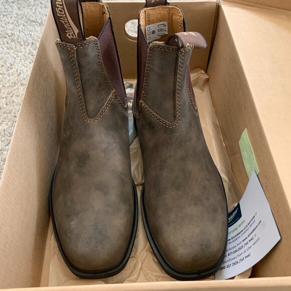 NEW Blundstone Chelsea Boots - Picture 2 of 4